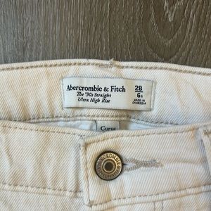Abercrombie & Fitch Ultra High Rise Curve Love White Straight Jeans